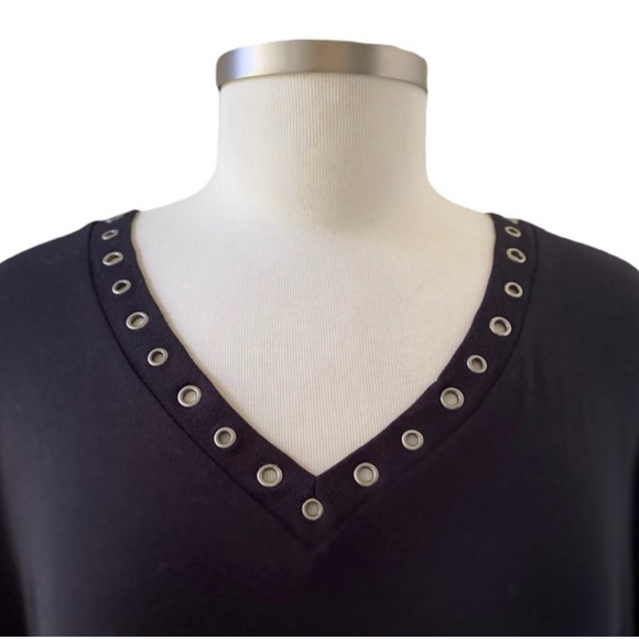 Ella Moss Black V-Neck Short Sleeve Top with Grommet Detail Size Small - Picture 2 of 5